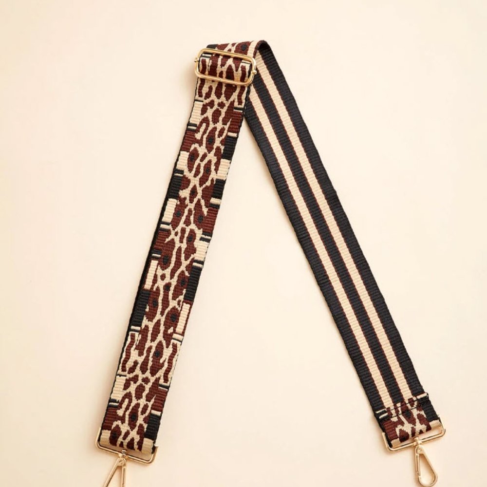 Social Threads Giraffe Bag Strap (NWT)